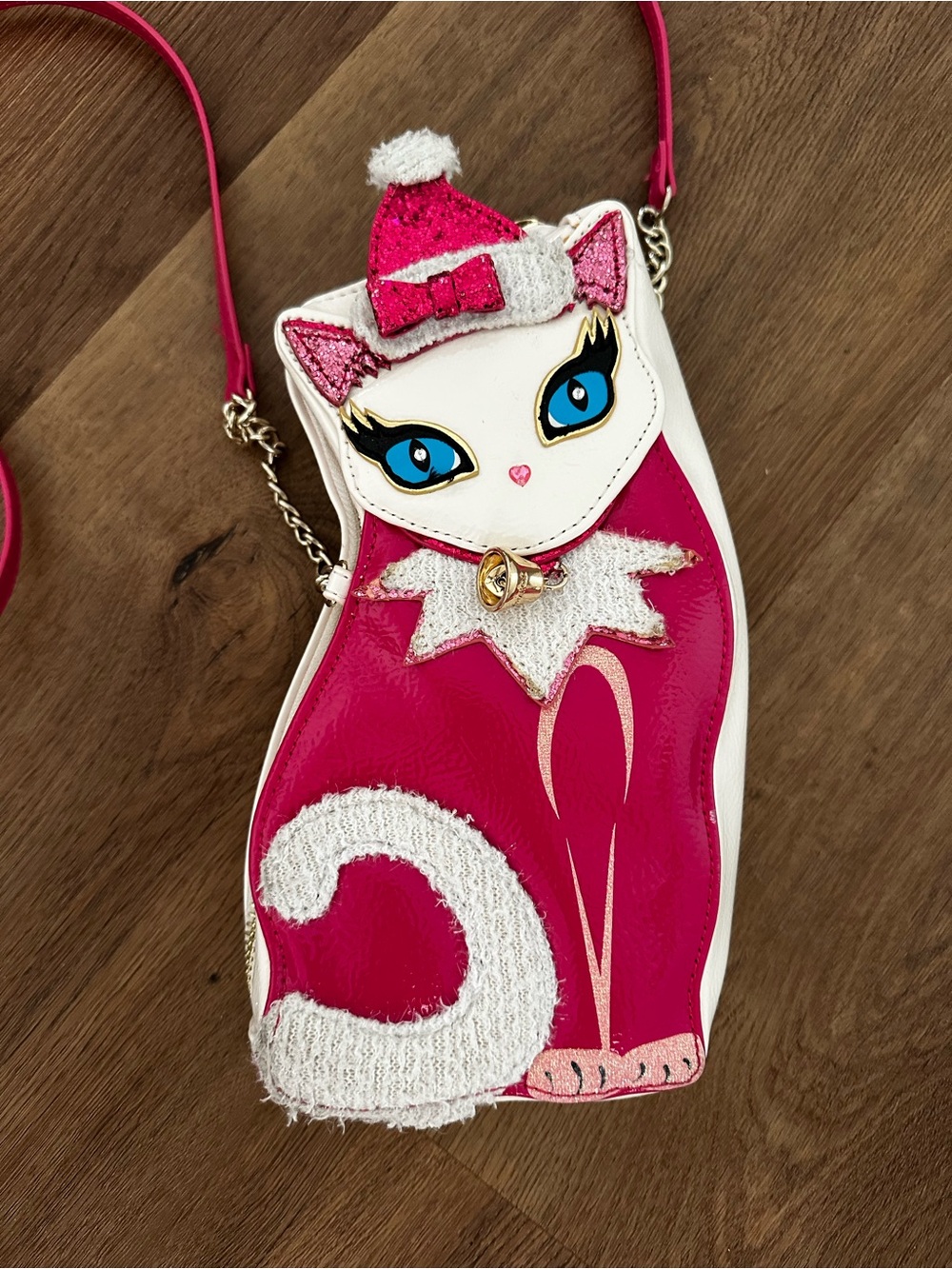 Betsey Johnson Kitsch Winter Holiday Kitty Cat Crossbody Bag Purse Pink White
